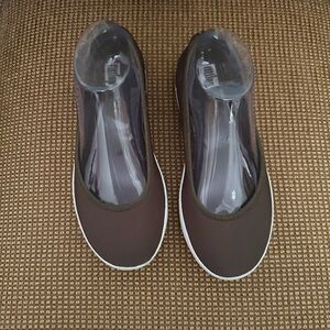 FitFlop Women's olive green ballet flats size 7.5